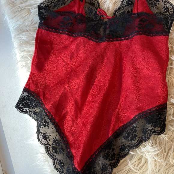 VTG Victoria Secret Gold Label red satin black lace - Picture 3 of 5